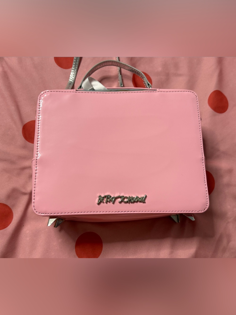 Betsey Johnson kitsch pink retro tv crossbody bag - Picture 3 of 3